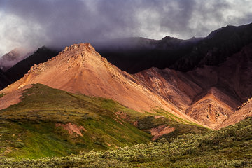 AM-LA-02&nbsp;&nbsp;&nbsp;&nbsp;&nbsp;&nbsp;&nbsp;&nbsp; Threatening Clouds, Alaska Range, Denali NP, Alaska