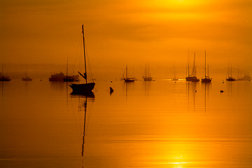 LE-AM-LA-11&nbsp;&nbsp;&nbsp;&nbsp;&nbsp;&nbsp;&nbsp;&nbsp; Sunrise Over Southwest Harbor, Mount Desert Island, Maine