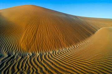 LE-AF-LA-17&nbsp;&nbsp;&nbsp;&nbsp;&nbsp;&nbsp;&nbsp;&nbsp; A Dune And The Patterns, Namib-Naukluft National Park, Namib Desert, Namibia