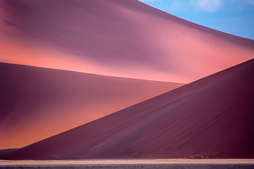 LE-AF-LA-89&nbsp;&nbsp;&nbsp;&nbsp;&nbsp;&nbsp;&nbsp;&nbsp; Light On The Dunes, Namib-Naukluft National Park, Namib Desert, Namibia