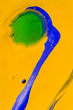 LE-MH-05&nbsp;&nbsp;&nbsp;&nbsp;&nbsp;&nbsp;&nbsp;&nbsp; Abstract Close-Up Of Merging Paints