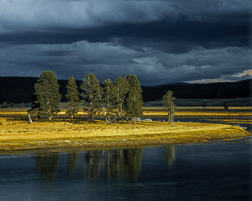 AM-LA-009&nbsp;&nbsp;&nbsp;&nbsp;&nbsp;&nbsp;&nbsp;&nbsp; Pending Storm at Heyden Valley, Yellowstone National Park, Wyoming